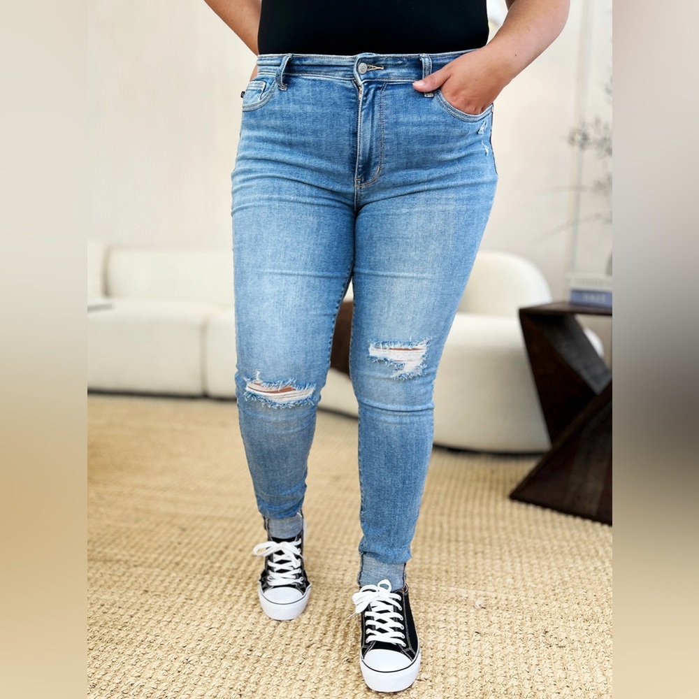 NWT Judy Blue PLUS + REG Size Mid Rise Destroyed & Cuffed Skinny Jeans